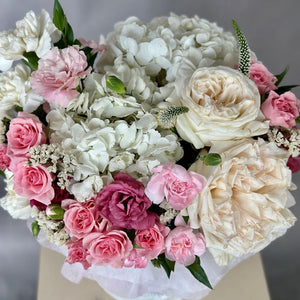 Hat Box "Elegance Blooms"