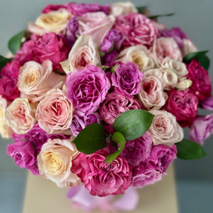 "Sweet Roses" Flower Vase