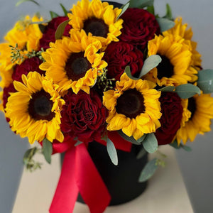 Hat box of Red Roses&Sunflowers
