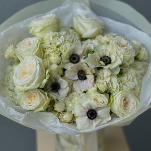 “Pure White” Mix Bouquet