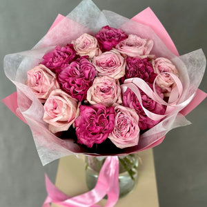 Dozen Pink Garden Roses Mix