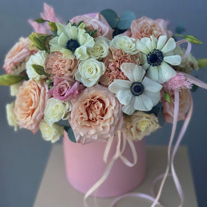Hat Box "Peachy Anemones"