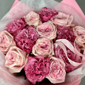 Dozen Pink Garden Roses Mix