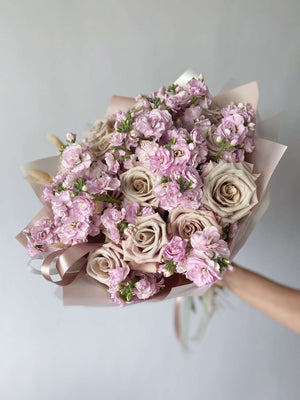 Duo Bouquet of Powdery Roses&Stock