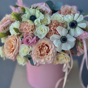 Hat Box "Peachy Anemones"