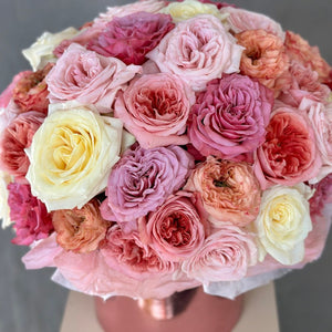 Hat Box of 50 Garden Roses