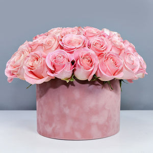 Hat Box of Classic Pink Roses
