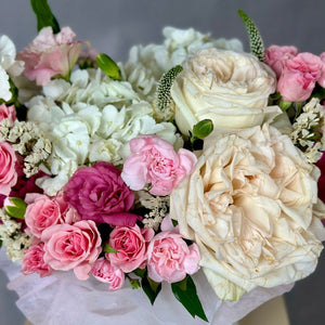Hat Box "Elegance Blooms"