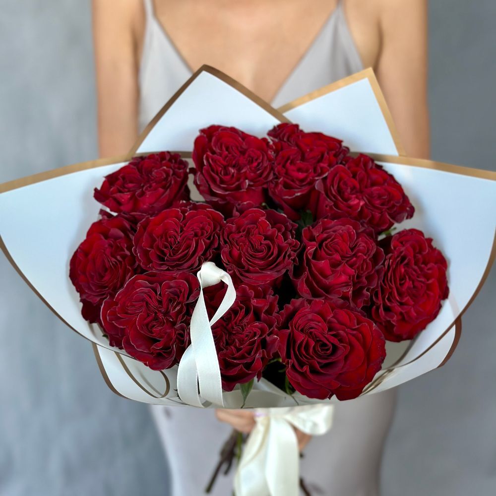 Dozen Red Garden Roses