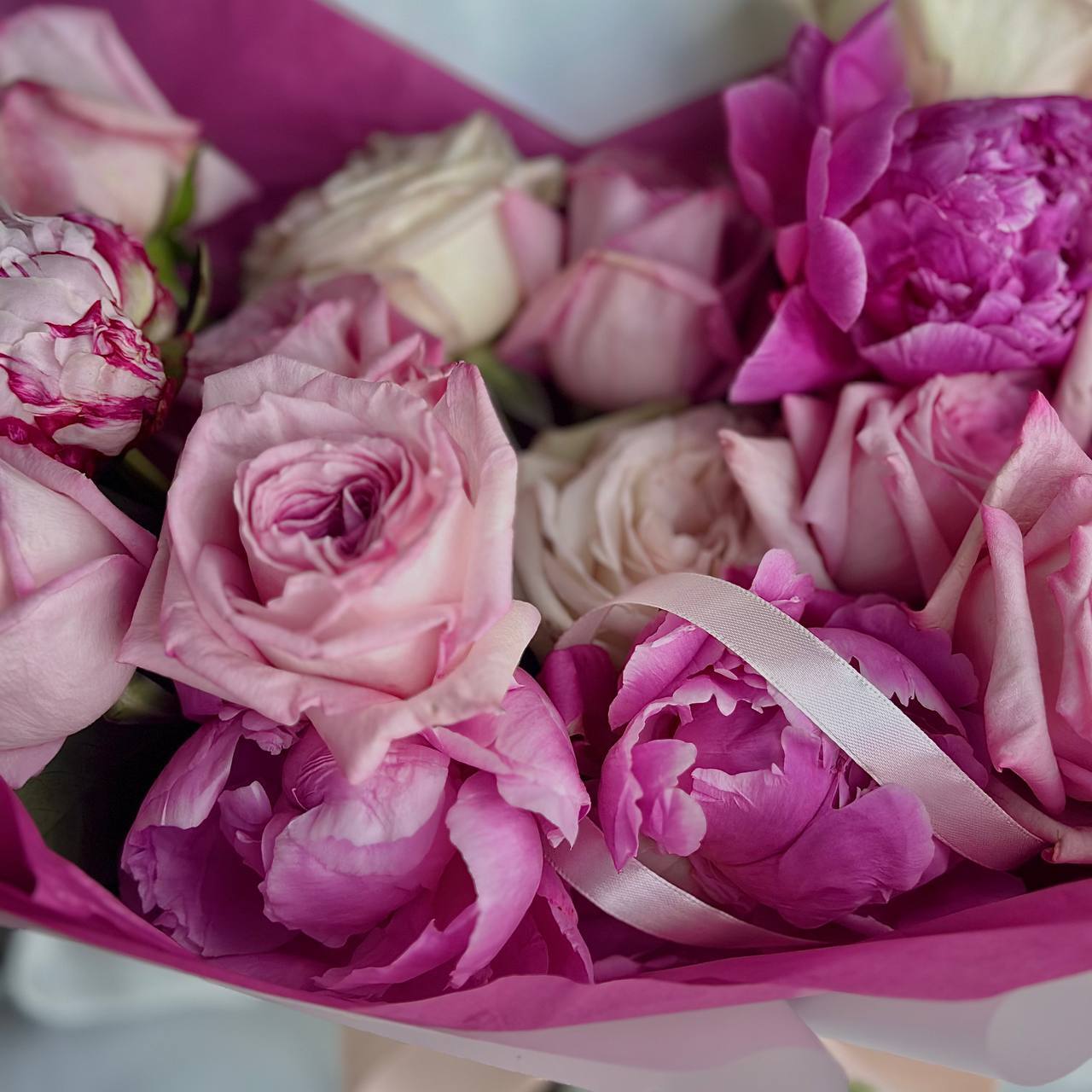 Duo Bouquet of Peonies&Roses Ohara Mix
