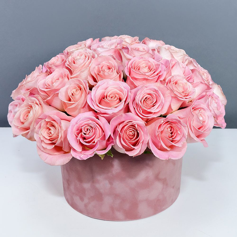 Hat Box of Classic Pink Roses