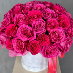 Hat box of Hot Pink Roses