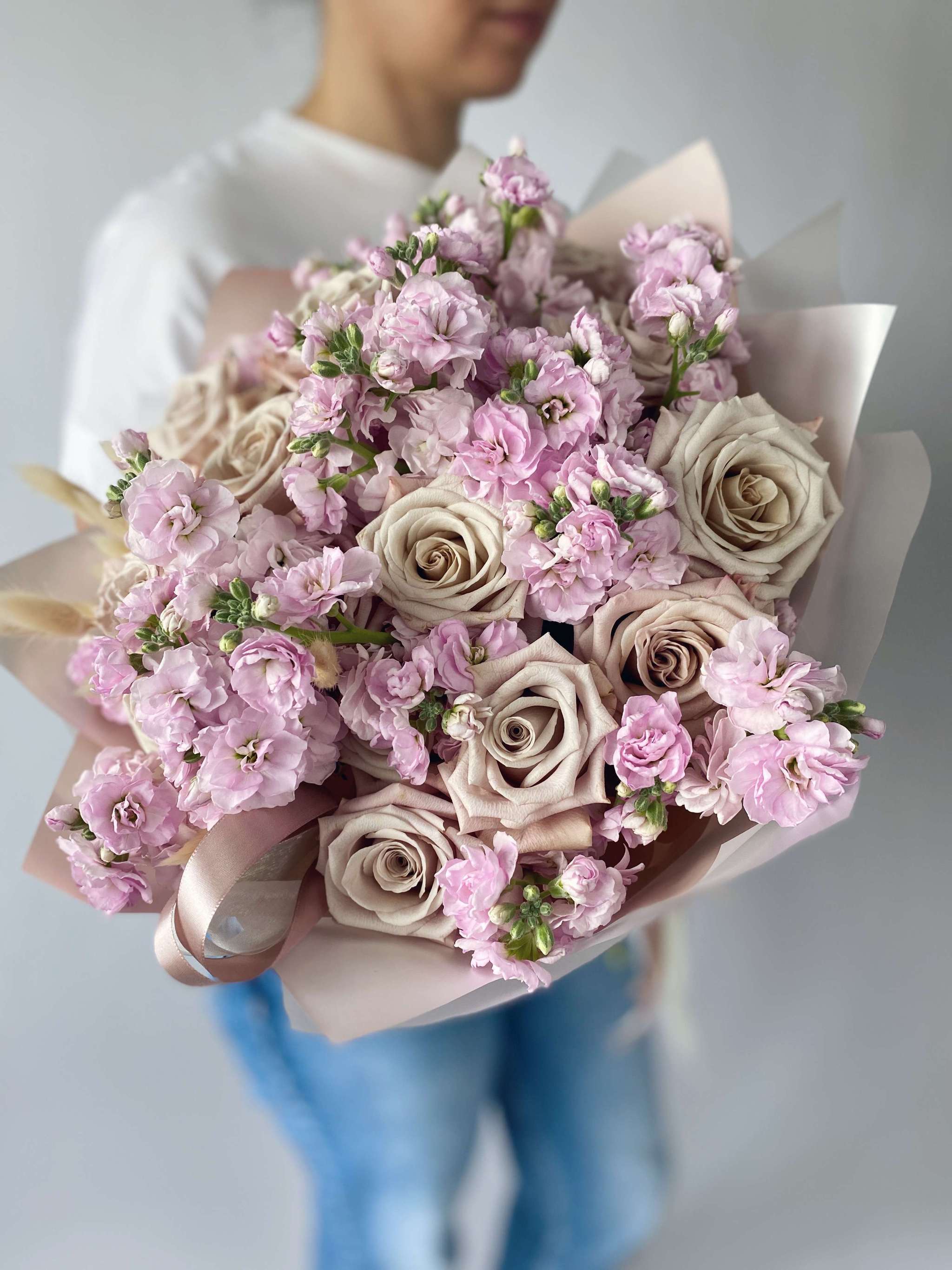 Duo Bouquet of Powdery Roses&Stock