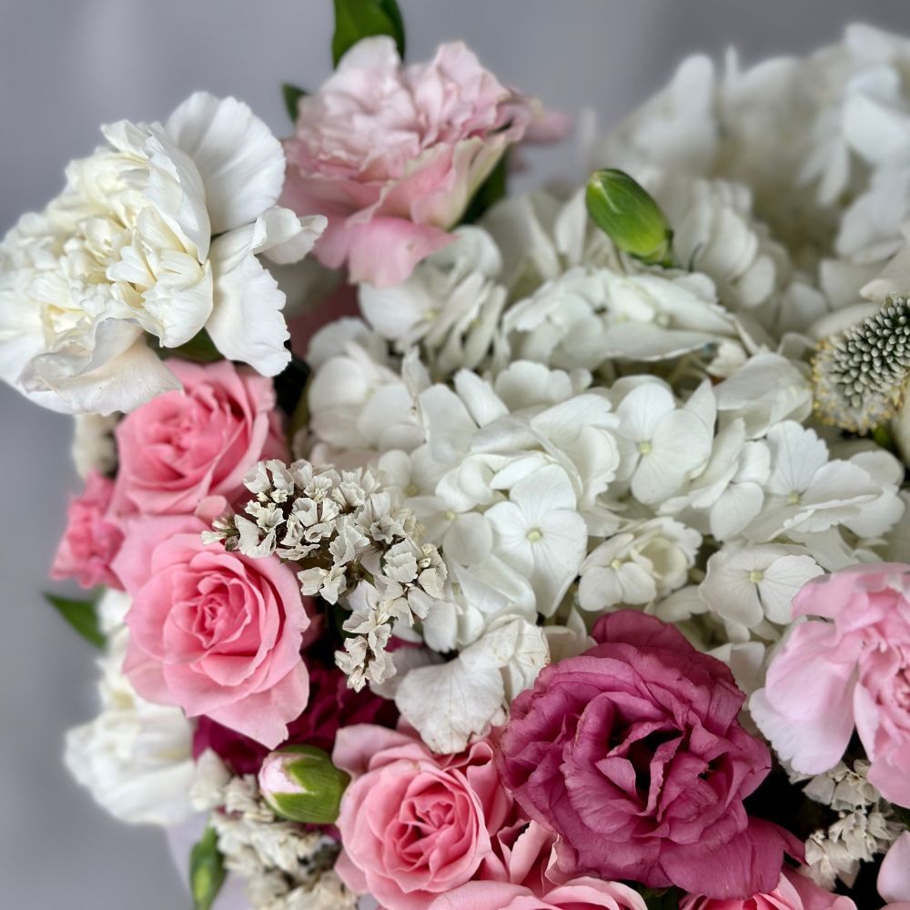 Hat Box "Elegance Blooms"