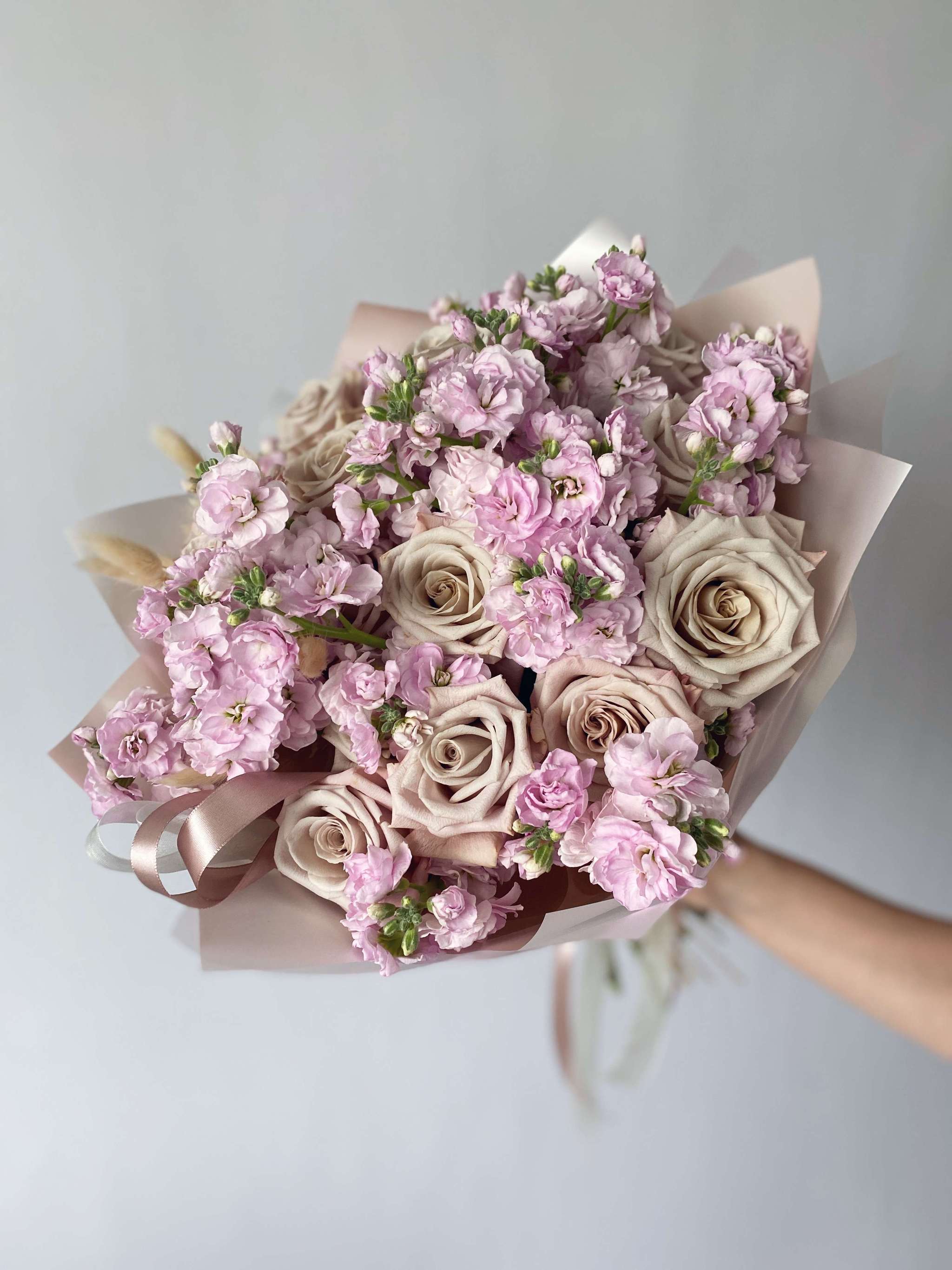Duo Bouquet of Powdery Roses&Stock
