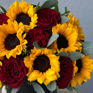 Hat box of Red Roses&Sunflowers