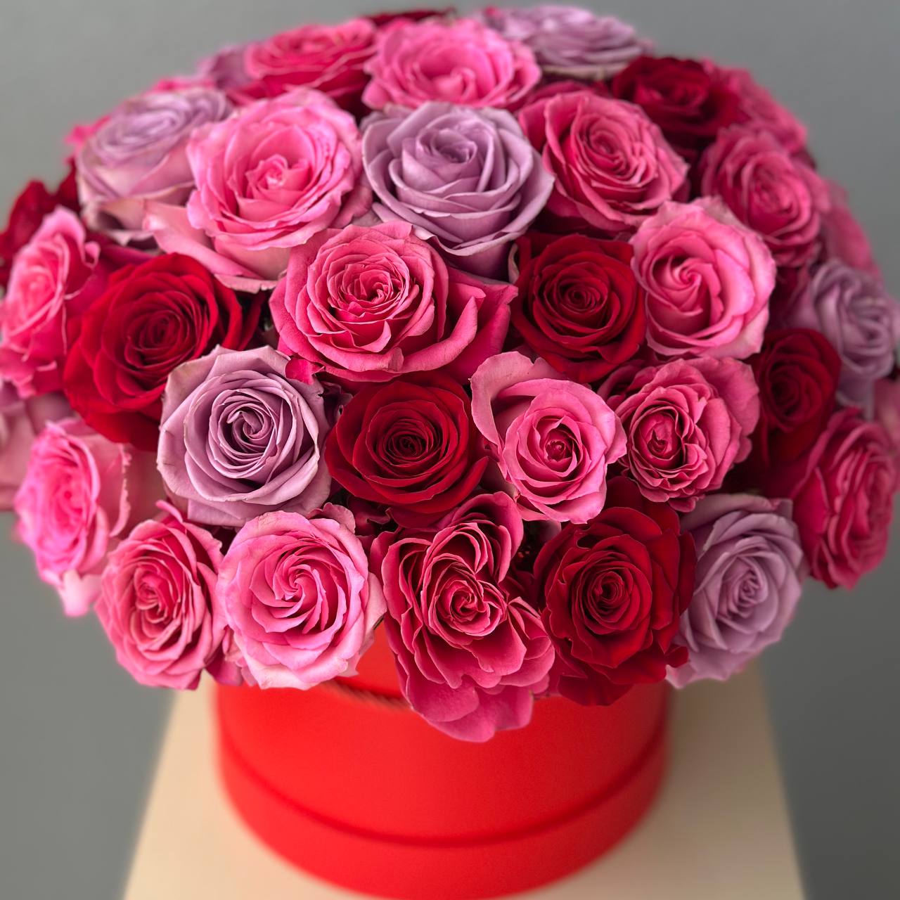 "Classic Roses Mix" Flower Box