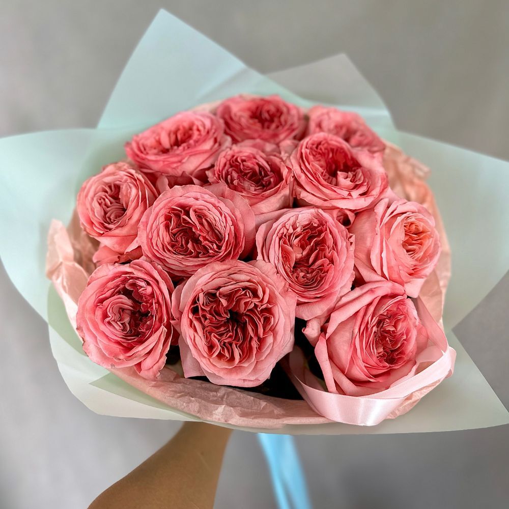 Dozen Pink Garden Roses