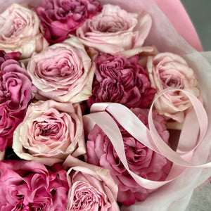 Dozen Pink Garden Roses Mix