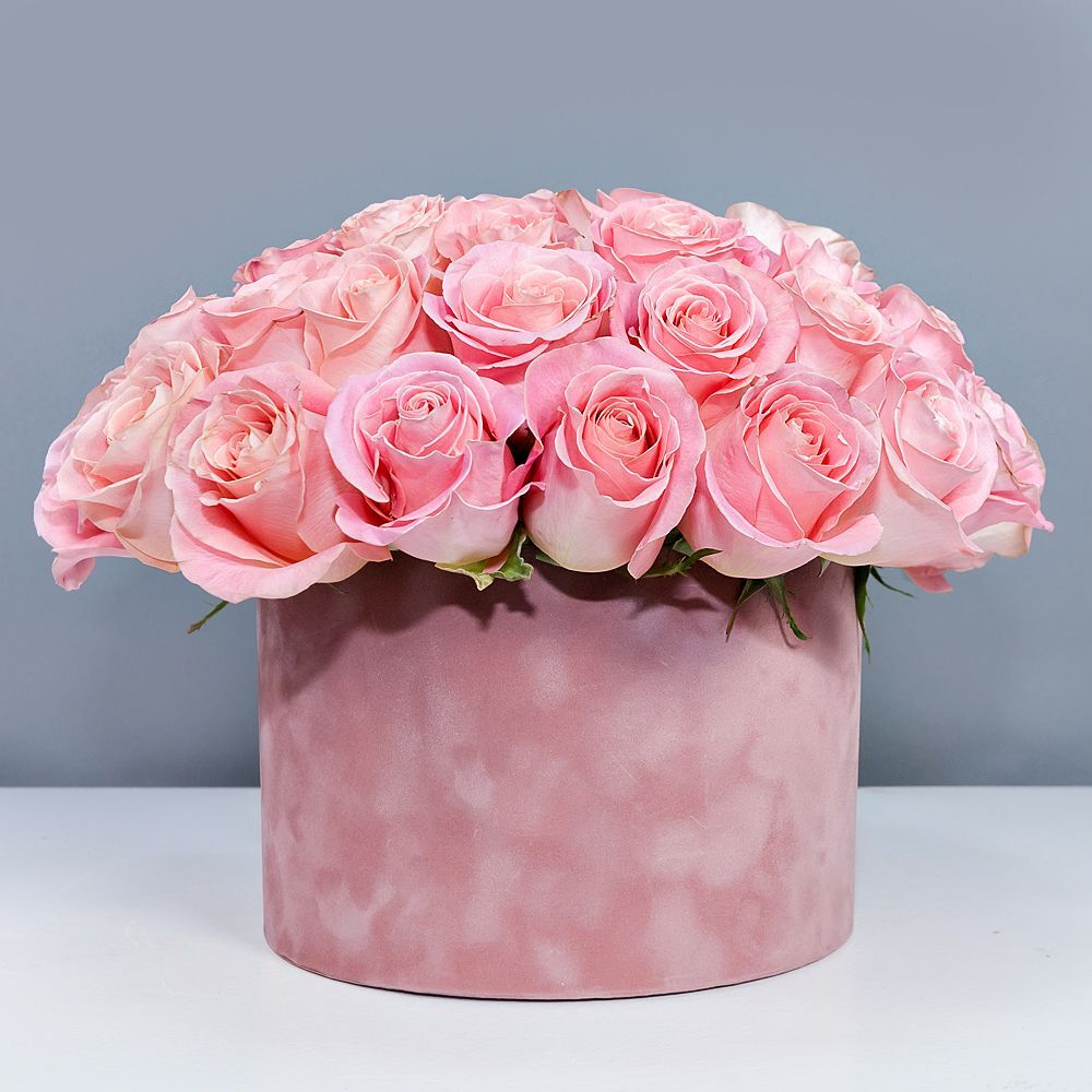 Hat Box of Classic Pink Roses
