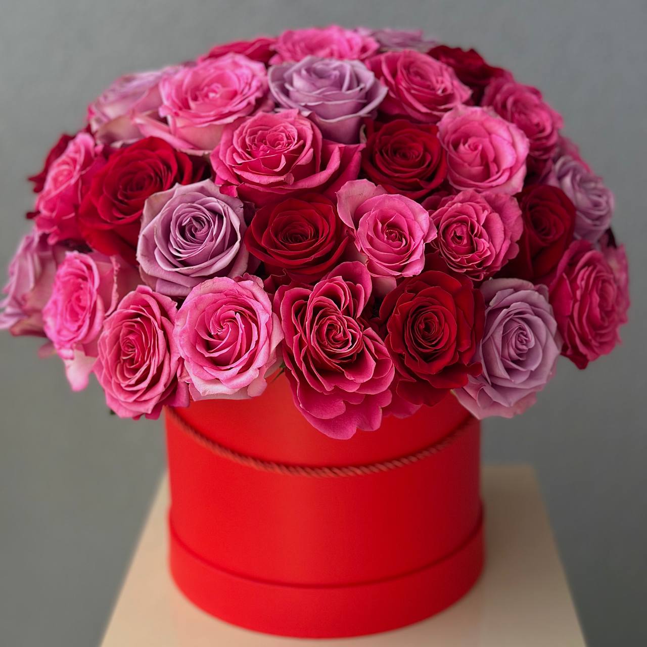 "Classic Roses Mix" Flower Box