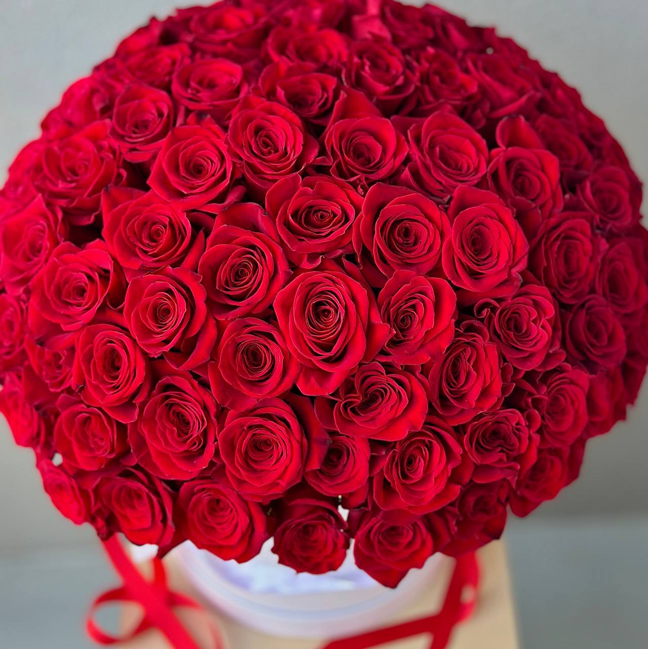 100 Red Roses In A Box
