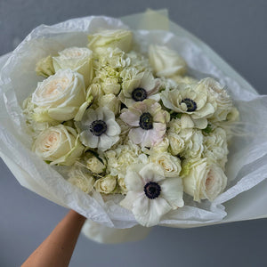 “Pure White” Mix Bouquet