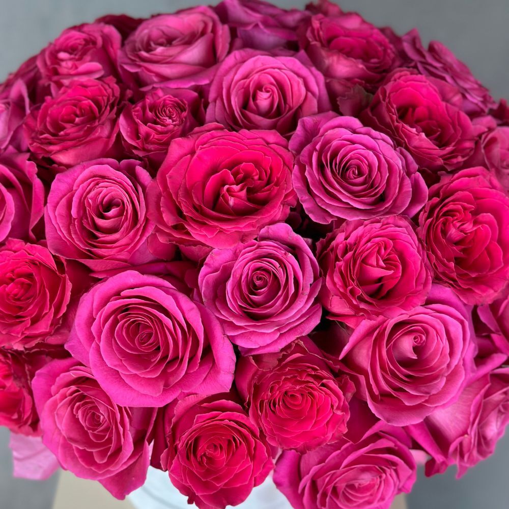 Hat box of Hot Pink Roses